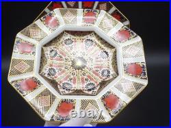 1990 Royal Crown Derby Bone China Old Imari 9 Octagonal Luncheon Plate #1128