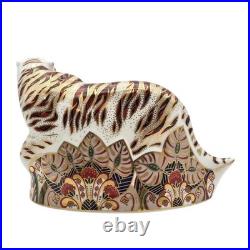 1994 Royal Crown Derby Beagle Tiger English Bone China LIX