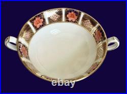 2 1923-53 ROYAL CROWN DERBY 1128 OLD IMARI 2 handle CREAM SOUP BOWLS W PLATES 2 1923-53 ROYAL CROWN DERBY 1128 OLD IMARI 2 handle CREAM SOUP BOWLS W PLATES