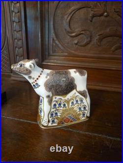 2007 Royal Crown Derby Bluebell Calf Paperweight Porcelain Figurine Gold Stopper