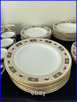 76 Piece Royal Crown Derby Derby Boarder English Bone China 8 Full Sets 1965