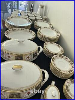 76 Piece Royal Crown Derby Derby Boarder English Bone China 8 Full Sets 1965