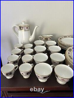 76 Piece Royal Crown Derby Derby Boarder English Bone China 8 Full Sets 1965