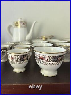 76 Piece Royal Crown Derby Derby Boarder English Bone China 8 Full Sets 1965