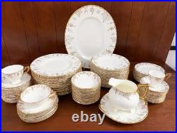 96 pcs Royal Crown Derby Vine bone china dinner service, Serve 12-16, excellen