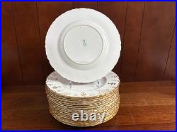 96 pcs Royal Crown Derby Vine bone china dinner service, Serve 12-16, excellen