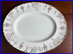 96 pcs Royal Crown Derby Vine bone china dinner service, Serve 12-16, excellen