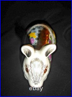 Adorable Royal Crown Derby 2017 Springtime Bunny Figurine/Paperweight-MINT