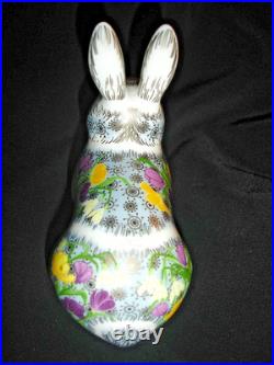 Adorable Royal Crown Derby 2017 Springtime Bunny Figurine/Paperweight-MINT