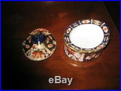 Antique Royal Crown Derby Old Imari Covered Trinket Dish Plus 2 Small Plates
