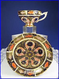 Beautiful Antique Royal Crown Derby Old Imari 1128 Footed Cup & Saucer