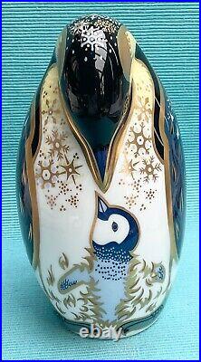 Beautiful Royal Crown Derby Emperor penguin and chick paperweight