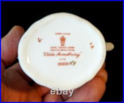 Beautiful Royal Crown Derby Olde Avesbury Creamer
