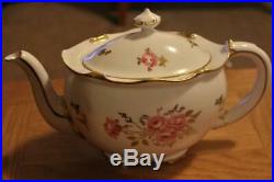 Beautiful Royal Crown Derby Pinxton Roses Pattern Teapot A1155 Dated 1964