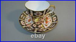 Beautiful Royal Crown Derby Porcelain Imari #2451 Cup & Saucer, Red Mark