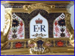 Boxed Royal Crown Derby Old Imari 1128 QEII Diamond Jubilee Casket & Cover 9