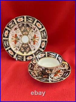 C 1925 Royal Crown Derby tea trio, Traditional Imari pattern #2451, set #2