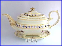Early 19thC Royal Crown Derby Teapot c. 1805-20, handpainted chantilly sprigs