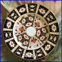 Lovely Royal Crown Derby Traditional Imari 2451 Dinner Plate