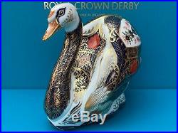 New Royal Crown Derby 1st Quality Imari Solid Gold Band Swan Paperweight