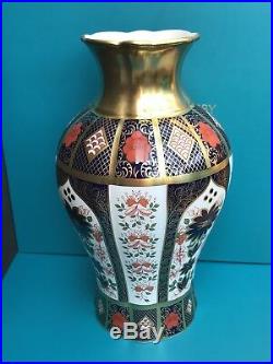 New Royal Crown Derby 2nd Quality Old Imari Solid Gold Band 12 Arum Lily Vase