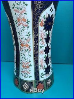 New Royal Crown Derby 2nd Quality Old Imari Solid Gold Band 12 Column Vase