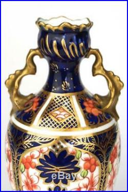 RARE FINE Antique 1902 ROYAL CROWN DERBY Footed GOLD HANDLED Vase IMARI 1128