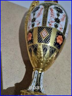 RARE Royal Crown Derby trophy pedestal vase urn and lid Old Imari 1128 gold band