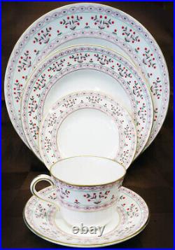 ROYAL CROWN DERBY BRITTANY 5 Piece Place Setting NEW NEVER USED made in England