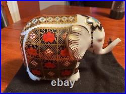 ROYAL CROWN DERBY English Bone China LIII ELEPHANT With Gold Coloured Stopper VG