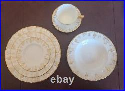 ROYAL CROWN DERBY FINE BONE CHINA VINE GOLD PATTERN Service for 6