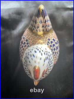 ROYAL CROWN DERBY Hen Paperweight withGold Button in Original Box