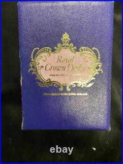 ROYAL CROWN DERBY Hen Paperweight withGold Button in Original Box