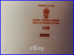 ROYAL CROWN DERBY. OLD IMARI 1128. 10 5/8 DIAMETER DINNER PLATE. Near mint