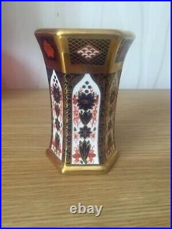 ROYAL CROWN DERBY'Old Imari' Solid Gold Band Hexagonal Vase Excellent Condition