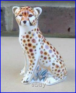 ROYAL CROWN DERBY Paperweight Cheetah Cub