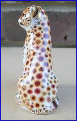 ROYAL CROWN DERBY Paperweight Cheetah Cub