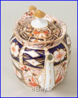 ROYAL CROWN DERBY'Traditional Imari' Bone China, Teapot & Lid 2451