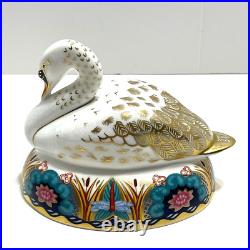 ROYAL CROWN DERBY White Swan Paperweight 22K Gold Gild Lotus Flowers Dragonfly