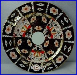 ROYAL CROWN DERBY china TRADITIONAL IMARI 2451 patttern Dinner Plate 10-5/8