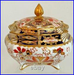 Rare Royal Crown Derby 2415 Traditional Imari Covered Square Box- Date Code 1916