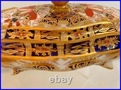 Rare Royal Crown Derby 2451 Traditional Imari Covered Box Date Code 1914