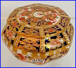 Rare Royal Crown Derby 6299 Or Derby Witches Miniature Octagonal Box Date 1920