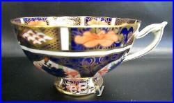 Royal Crown Derby 1128 Old Imari Interior Cabinet Footed Tea Cup & Saucer 1926