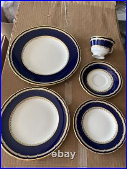 Royal Crown Derby Ashbourne Dinner Plate 5 Piece Setting Store Display