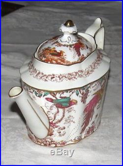 Royal Crown Derby Avesbury Large Teapot & Lid