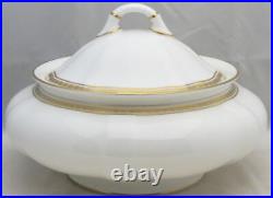 Royal Crown Derby Carlton Gold Round Covered Vegetable