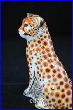 Royal Crown Derby Cheetah Cub Paperweight Gold Stopper