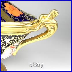 Royal Crown Derby Covered Urn Old Imari 1128 Solid Gold Band