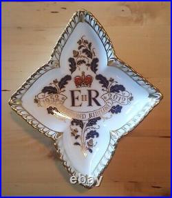 Royal Crown Derby Diamond Jubilee of Queen Elizabeth II, Five Piece Set